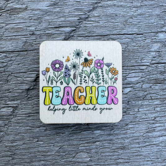 Teacher Helping Little Minds Grow | Magnet