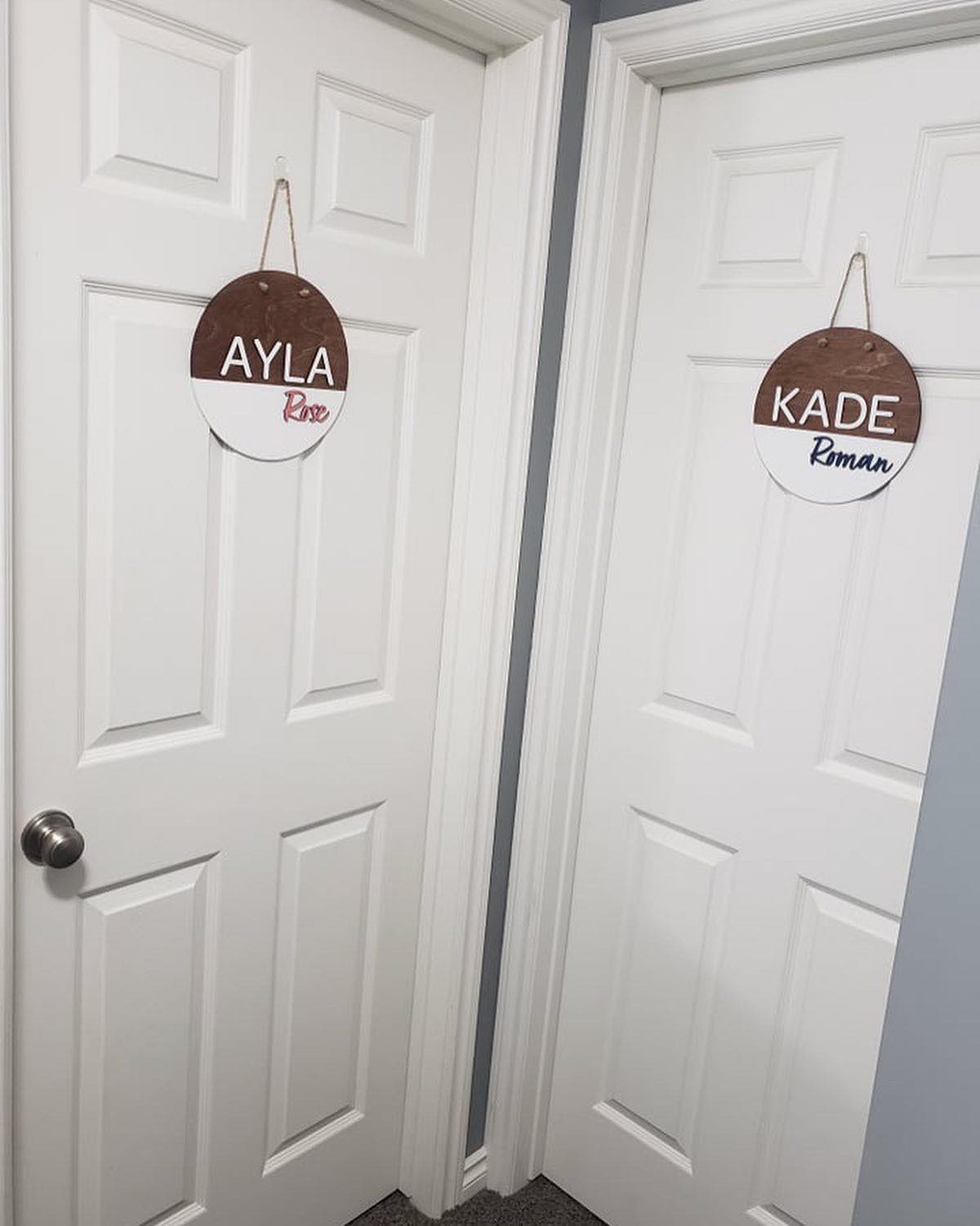 Door Hanger | Custom Name Round Wood Sign